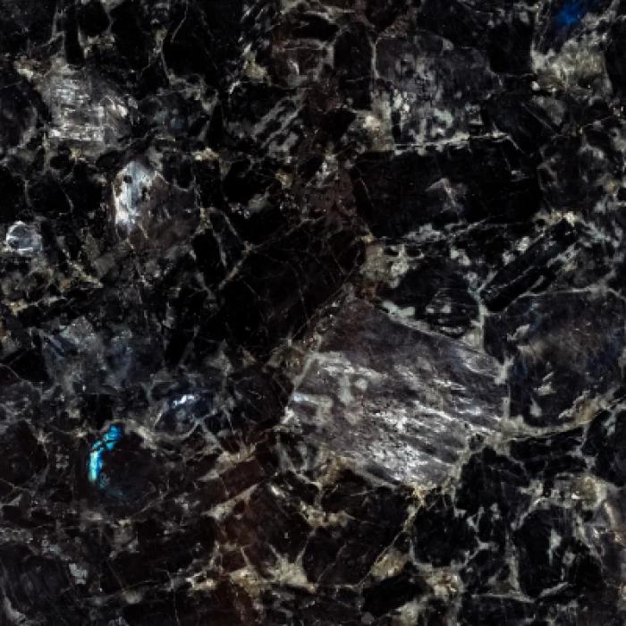 Volga Blue – svartblå labradorit granit, polerad yta
